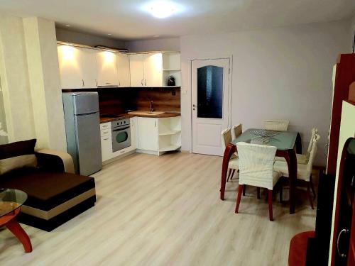 Two-Bedroom Apartment - Photo 21