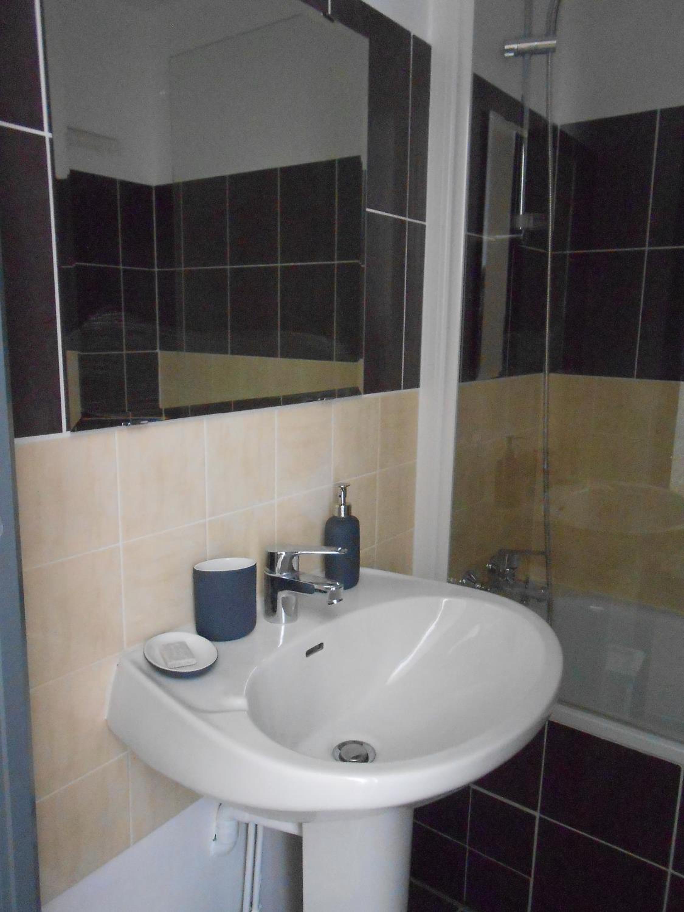 Budget Double Room photo 1