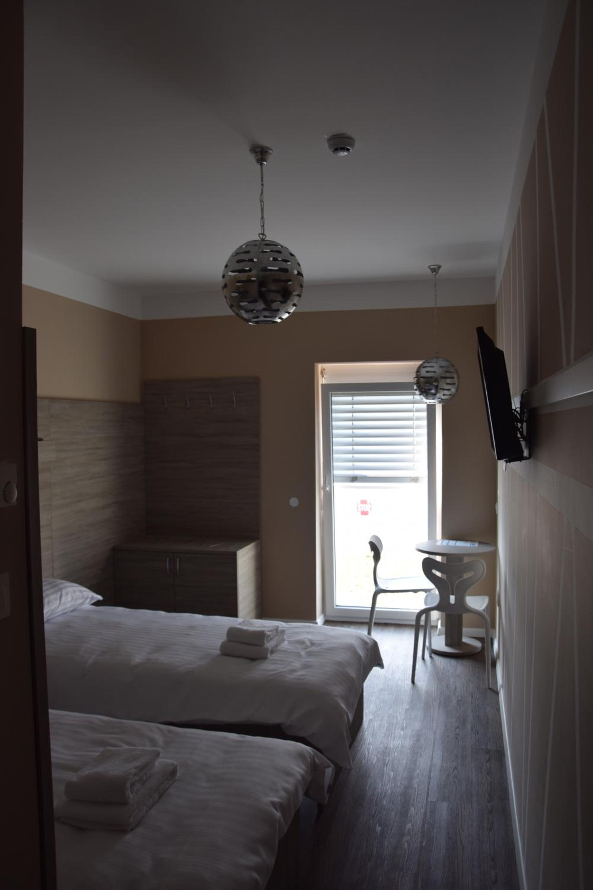 Twin Room with Private Bathroom photo 2