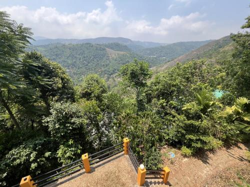 Double or Twin Room with Mountain View photo 2