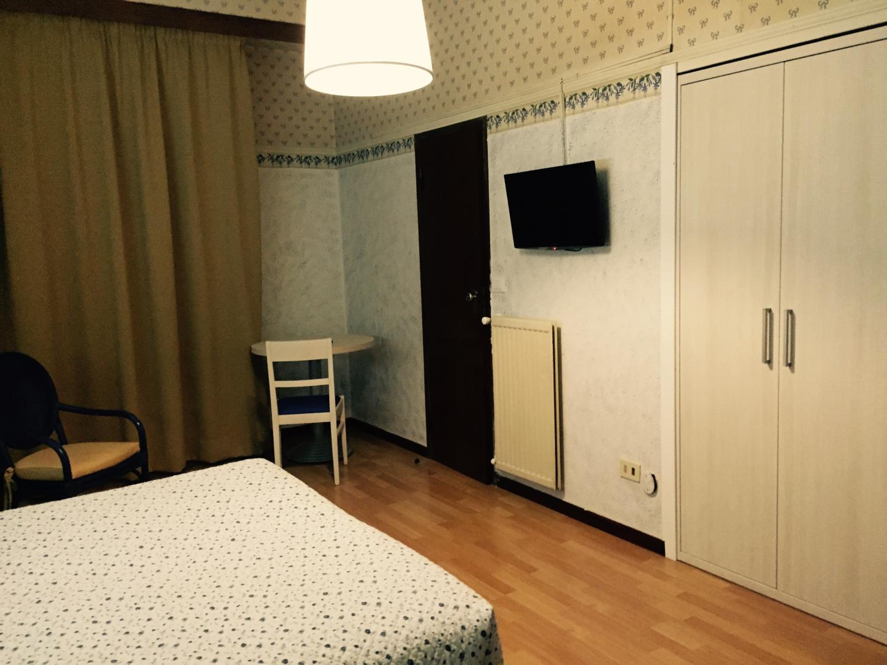 Double or Twin Room - Photo 1