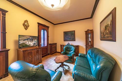 Apartment with Balcony photo 1