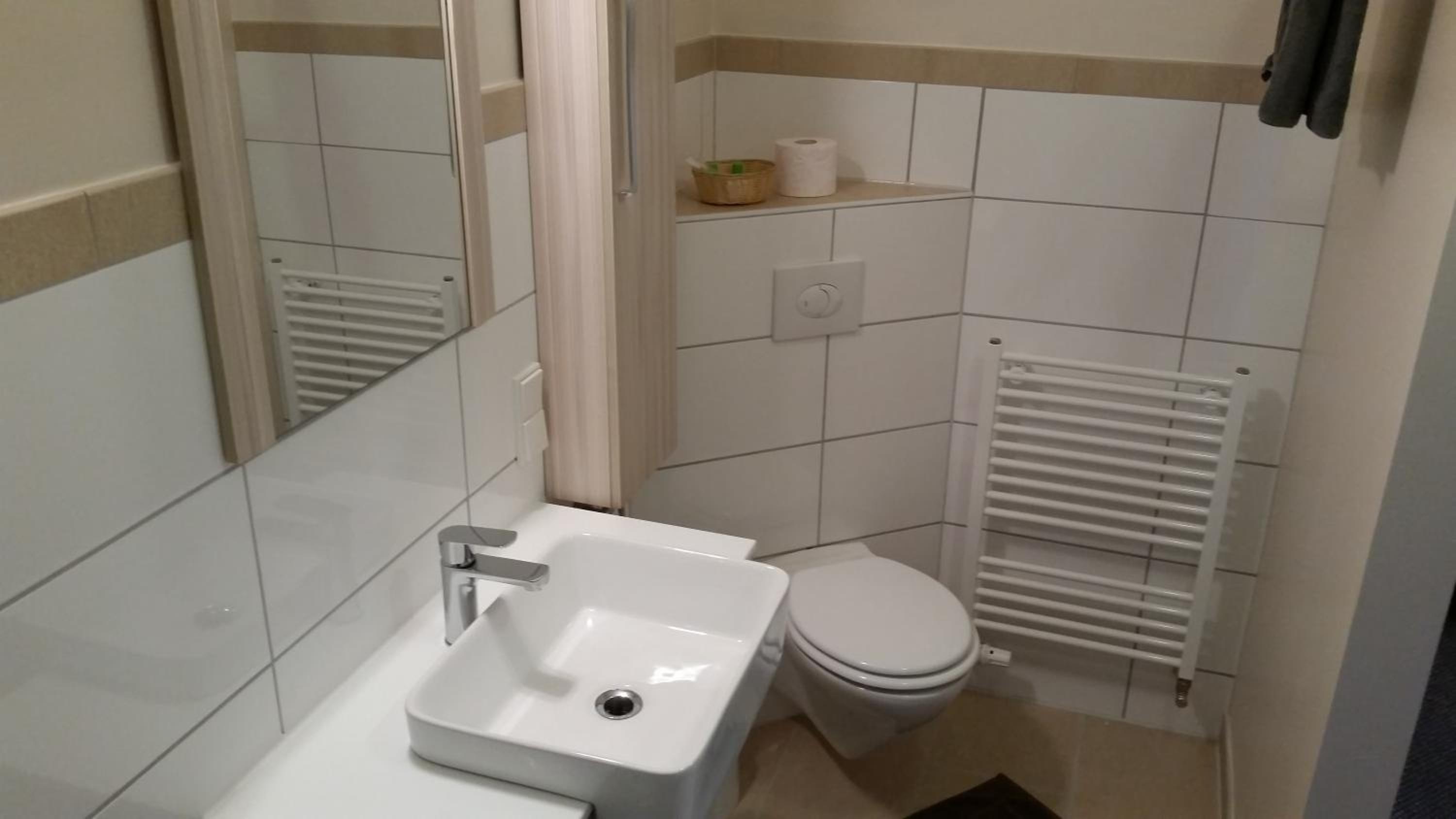Basic Double Room - Photo 8