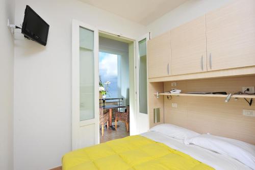 Economy Double Room with Sea View photo 3