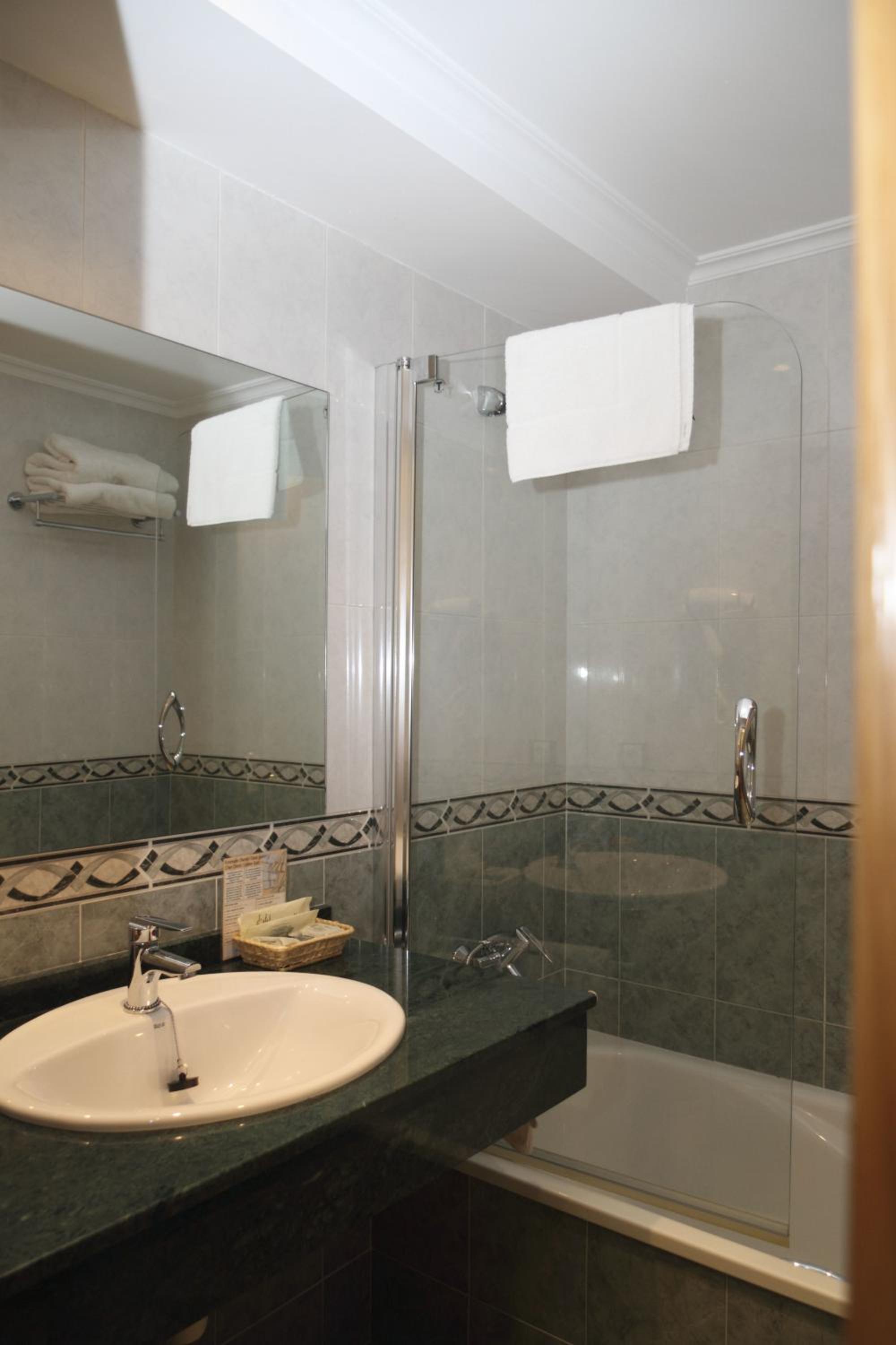Single Room photo 2