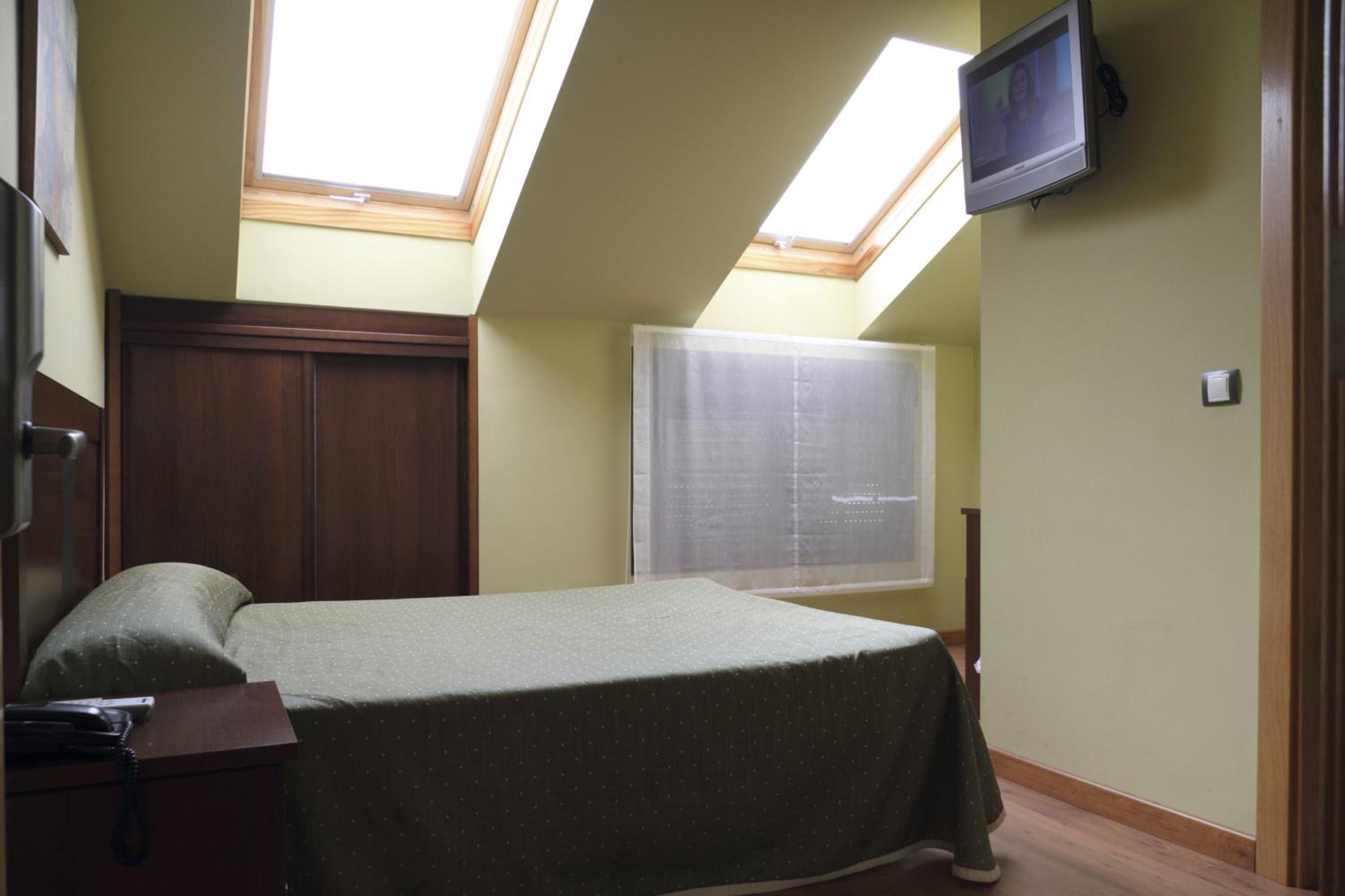 Basic Double or Twin Room photo 2