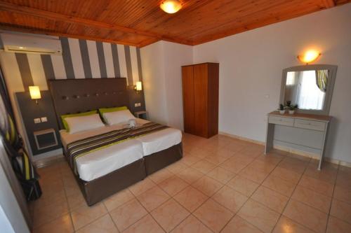 Triple Room with Mountain View photo 2