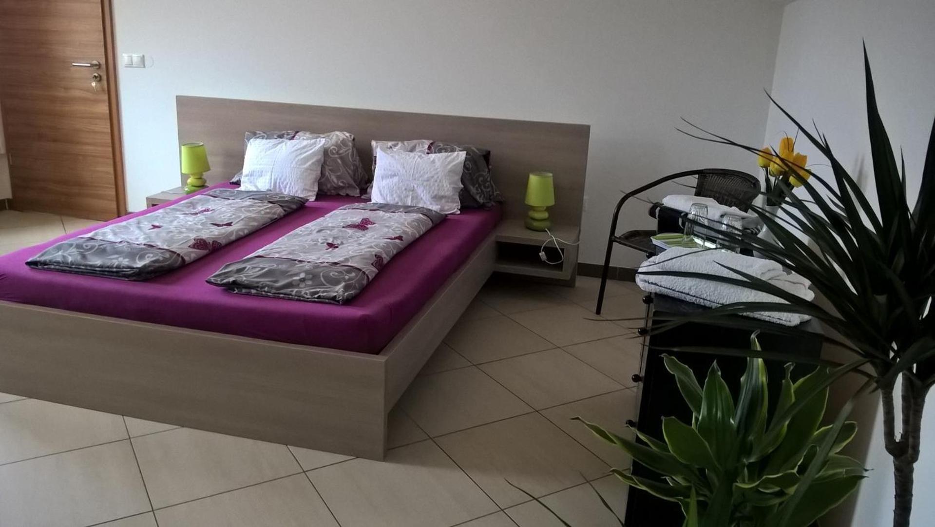 Deluxe King Room photo 1