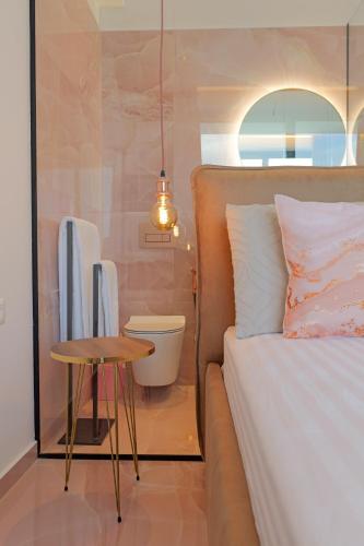 Deluxe Double Room with Balcony and Sea View