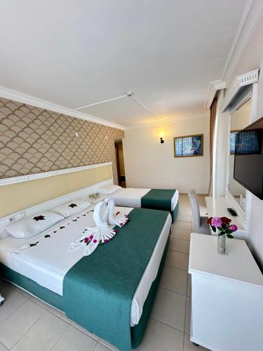 Triple Room with Sea View