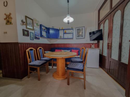 Apartment with Terrace photo 3