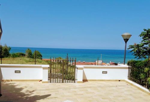 Two-Bedroom Apartment with Terrace and Sea View photo 1