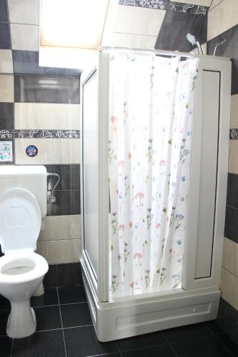 Double Room with Two Double Beds - Photo 4