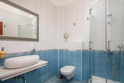 One-Bedroom Apartment with Balcony photo 2