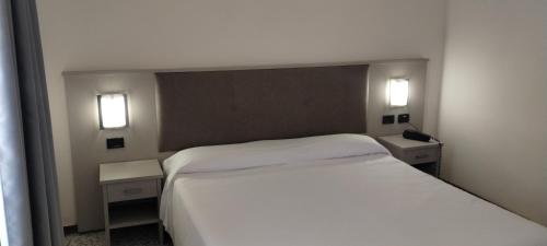 Double or Twin Room with Terrace photo 3