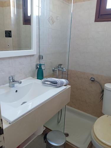 Budget Double Room photo 3