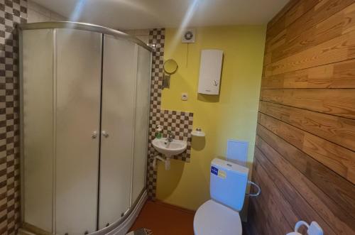 One-Bedroom House - Photo 9