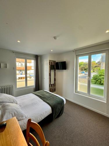 Suite - Photo 15