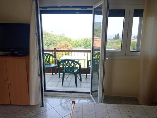 Deluxe Triple Room with Sea View photo 2