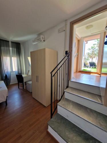Deluxe Double Room with Side Sea View