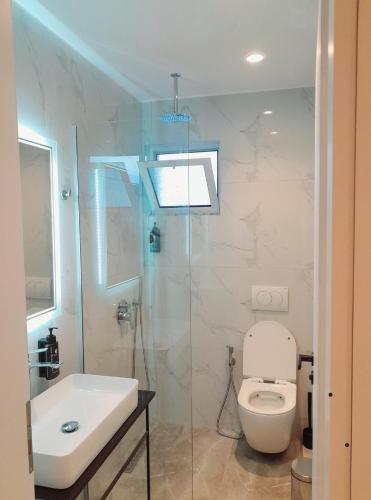 Deluxe Double Room with Balcony and Sea View photo 2