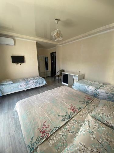 Quadruple Room with Mountain View photo 2