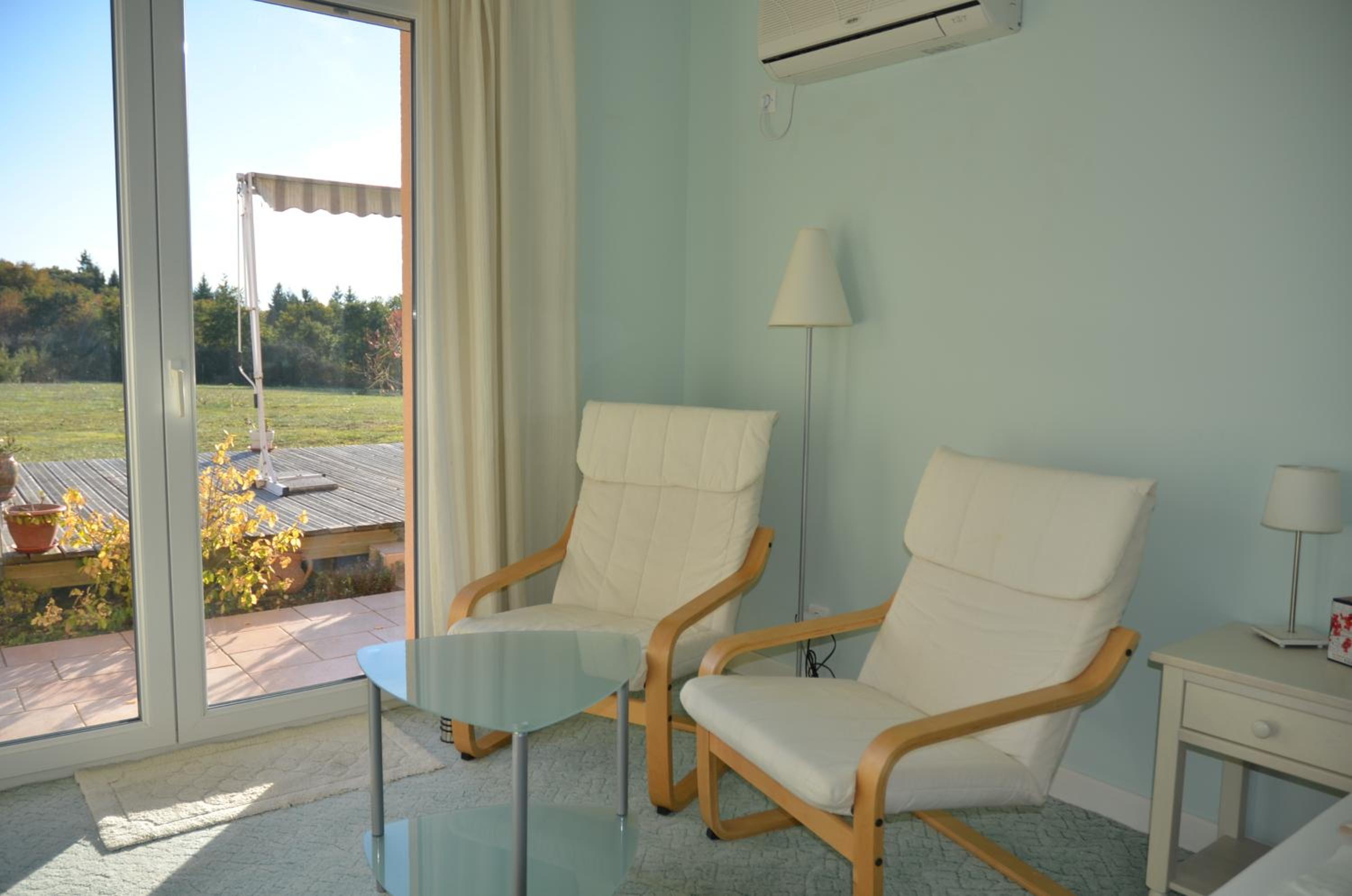 Deluxe Double or Twin Room with Pool Access photo 2