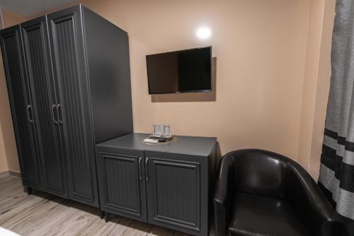 Standard Double Room - Photo 12