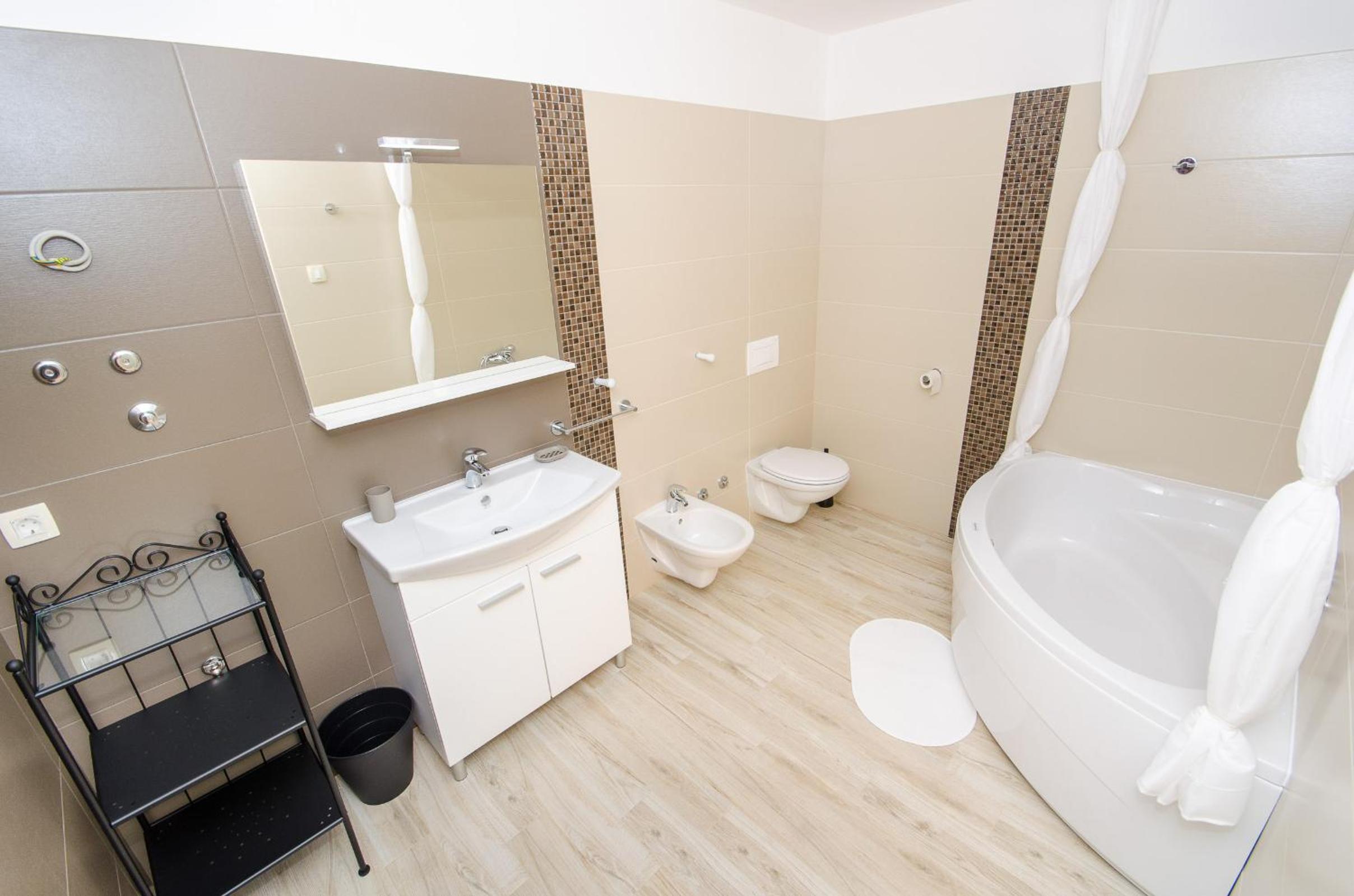 Deluxe Apartment (2 Adults)