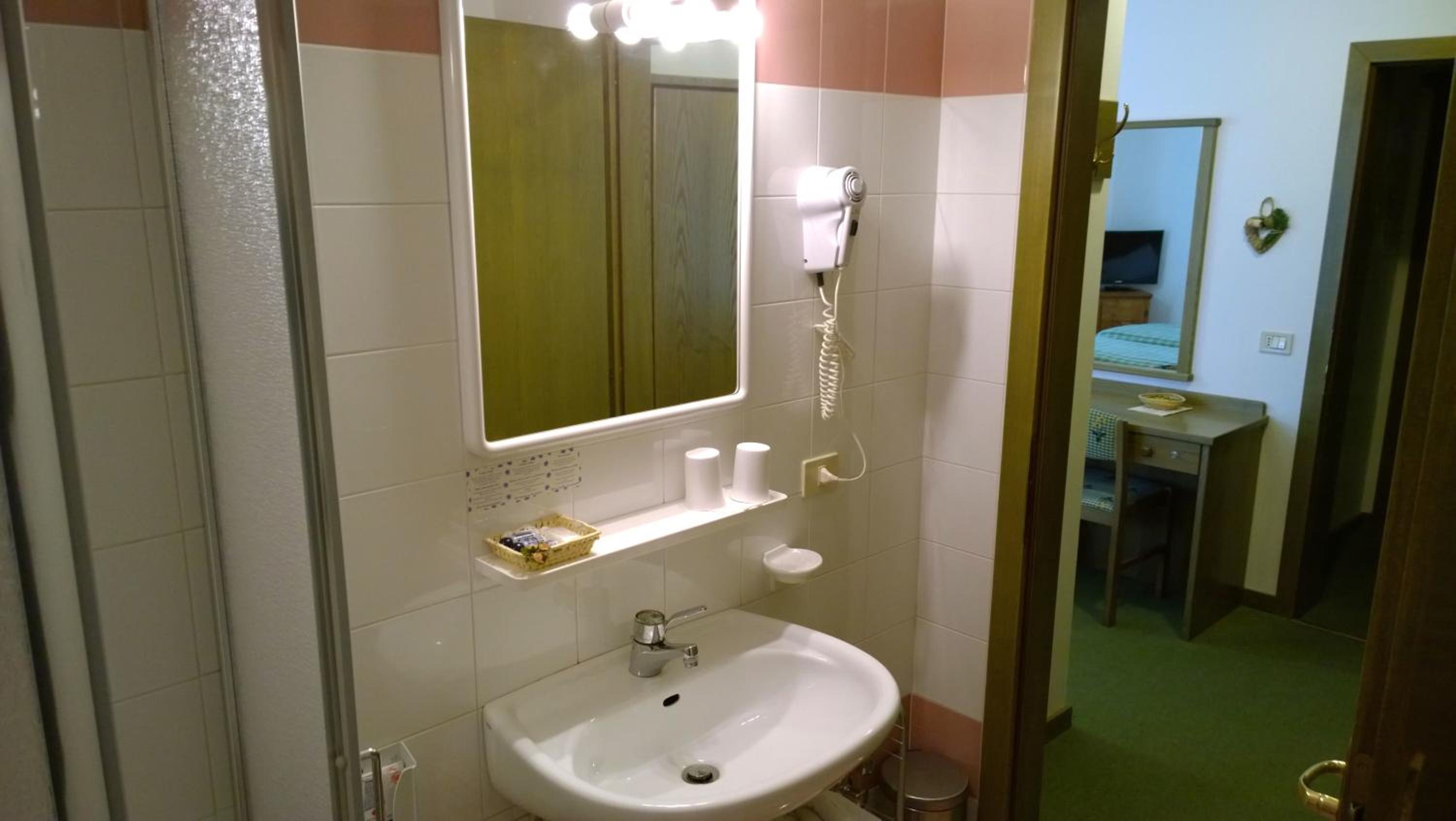 Standard Triple Room photo 3