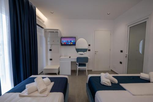Triple Room with Balcony