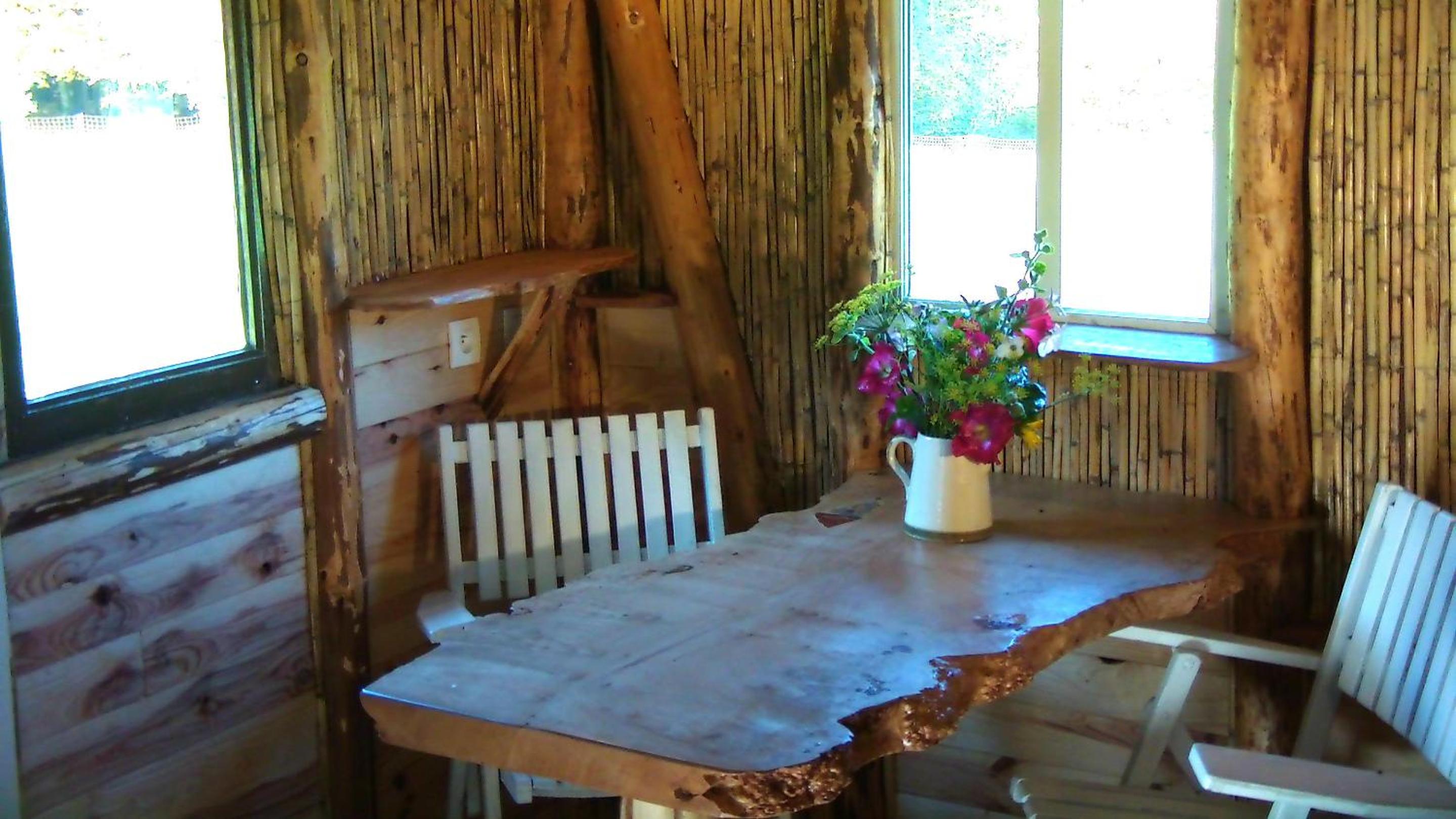 Deluxe Bungalow with Garden View - Photo 9