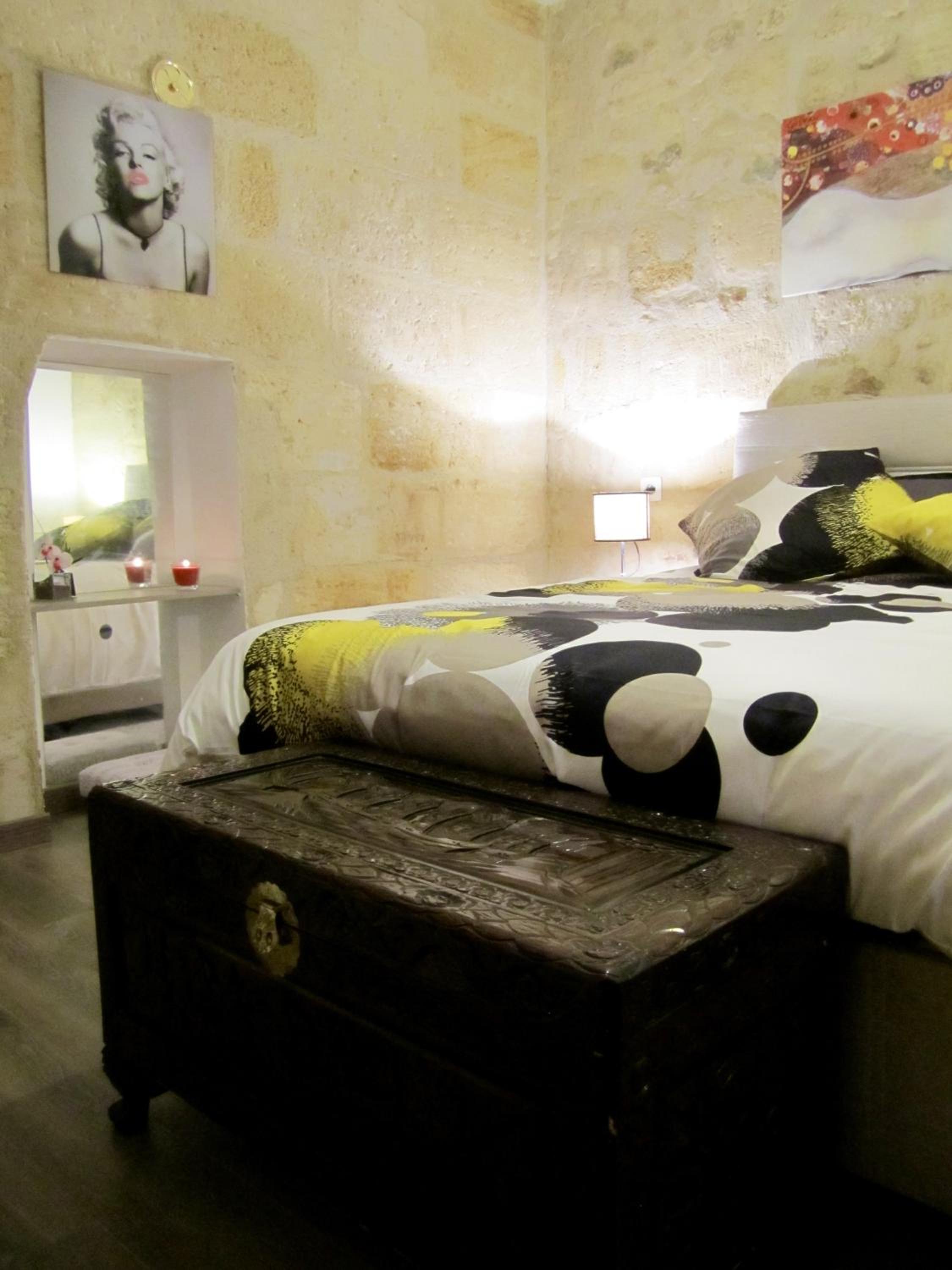 One-Bedroom Apartment - 2nd Floor - Photo 4