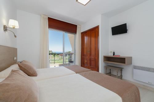 Double or Twin Room with Terrace
