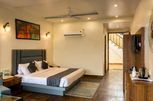 Queen Room
