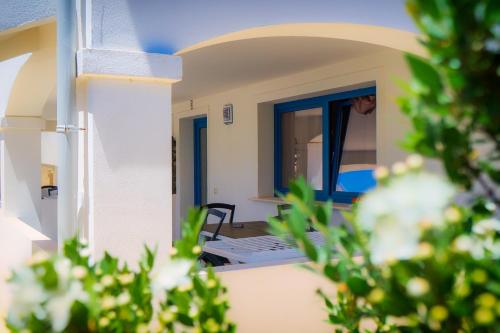 Deluxe One-Bedroom Apartment with Garden View