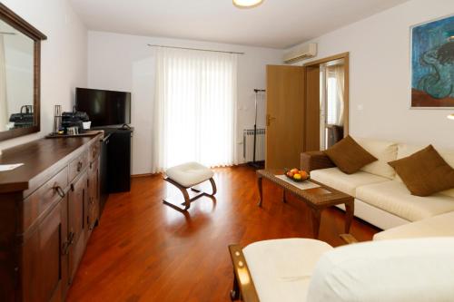 Duplex Suite - Photo 5