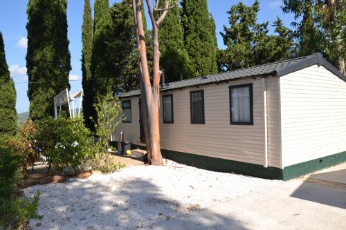 Comfort Plus 3-Bedroom Mobile Home photo 2