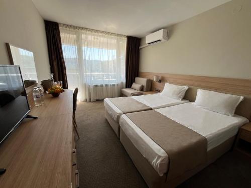Double or Twin Room with Balcony photo 1