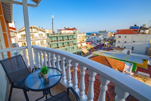 Deluxe Double Room with Side Sea View