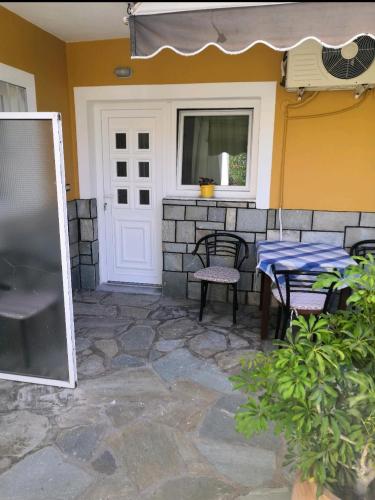 One-Bedroom Apartment (4 Adults)