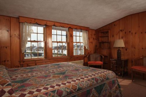 King Suite with Sofa Bed photo 2
