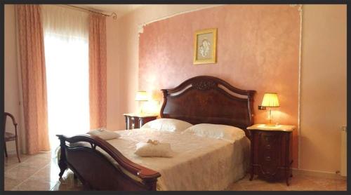 Deluxe Double Room with Balcony photo 2
