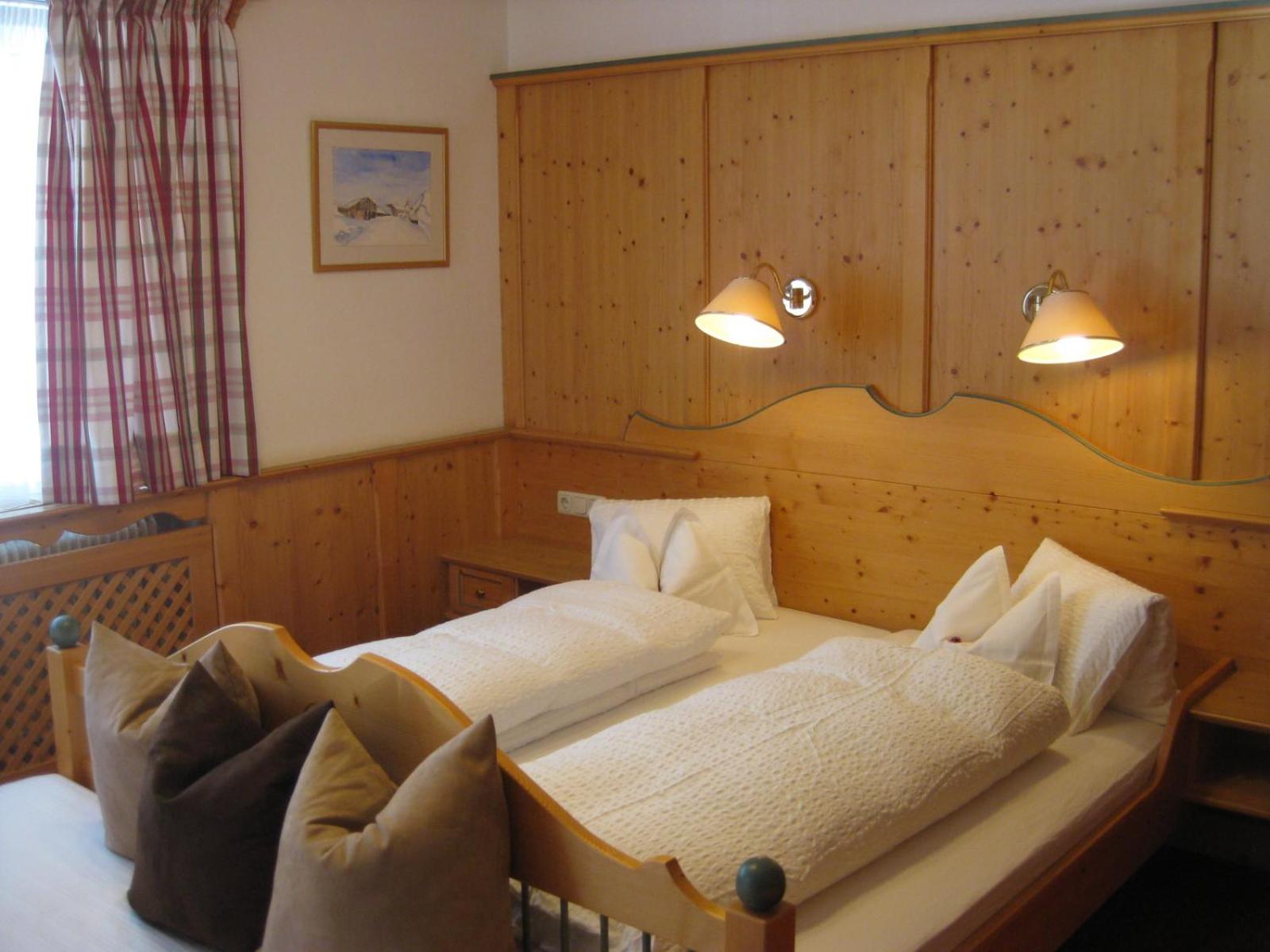 Double Room with Extra Bed photo 3