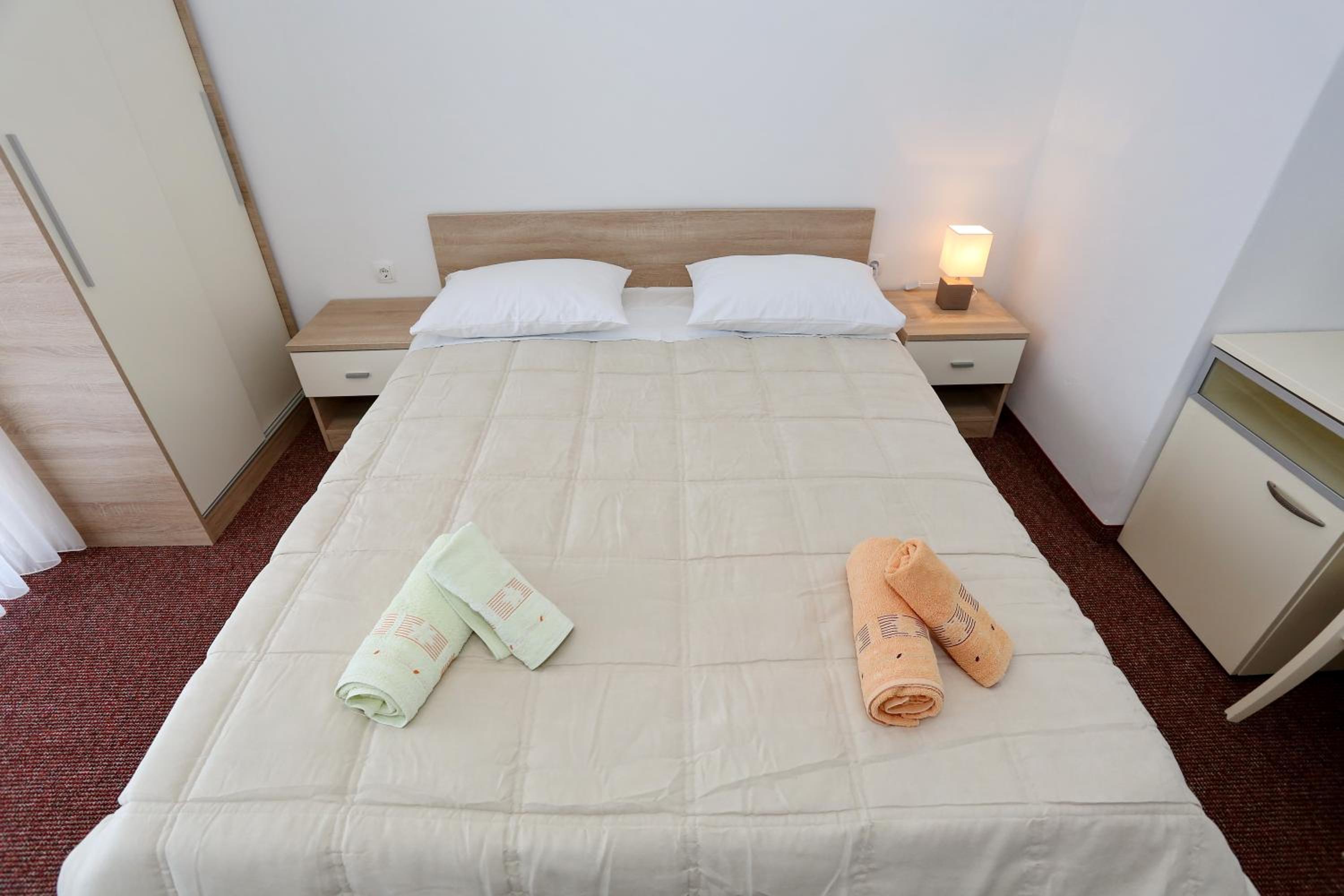 Double Room with Private Bathroom photo 3