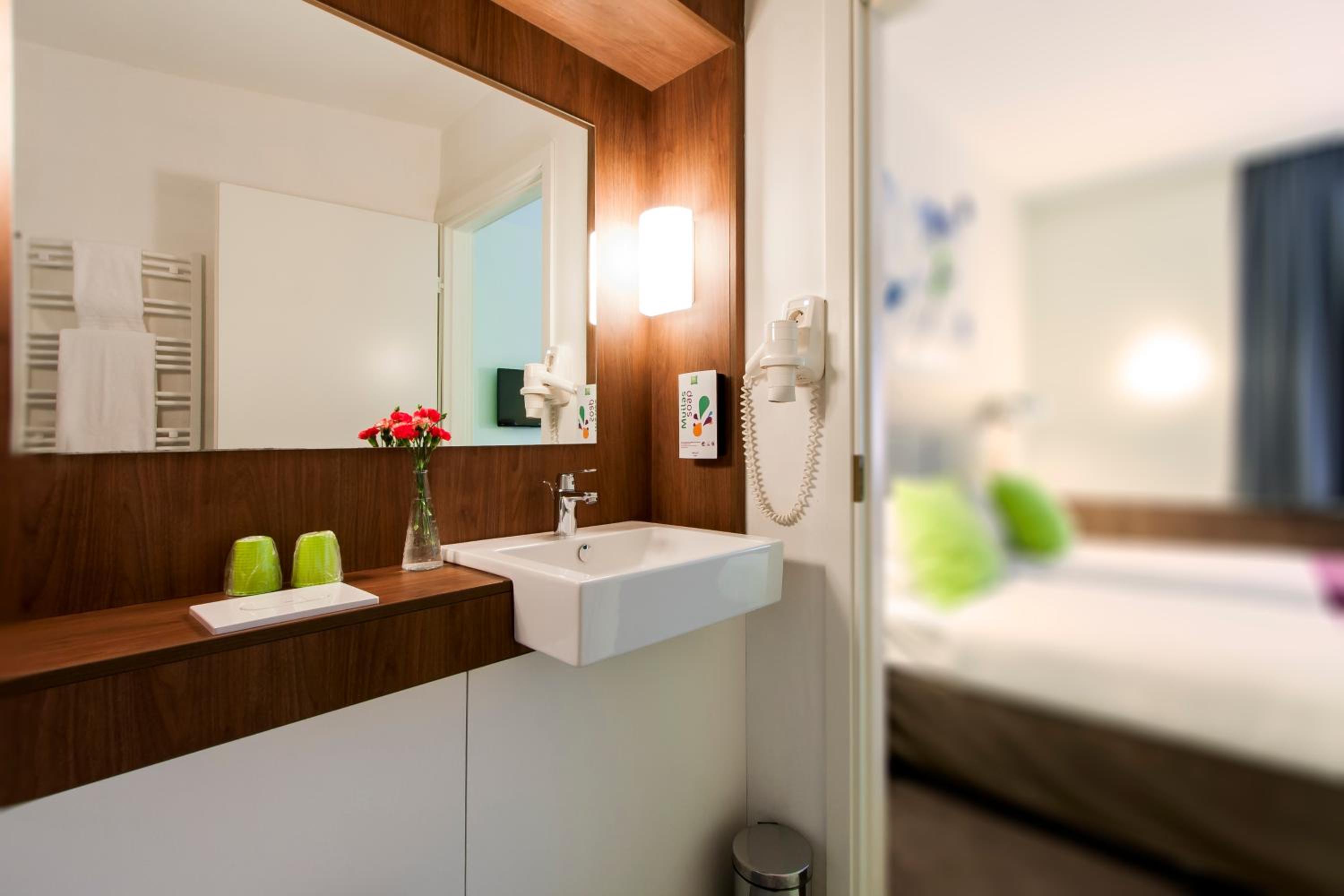 Standard Twin Room photo 3