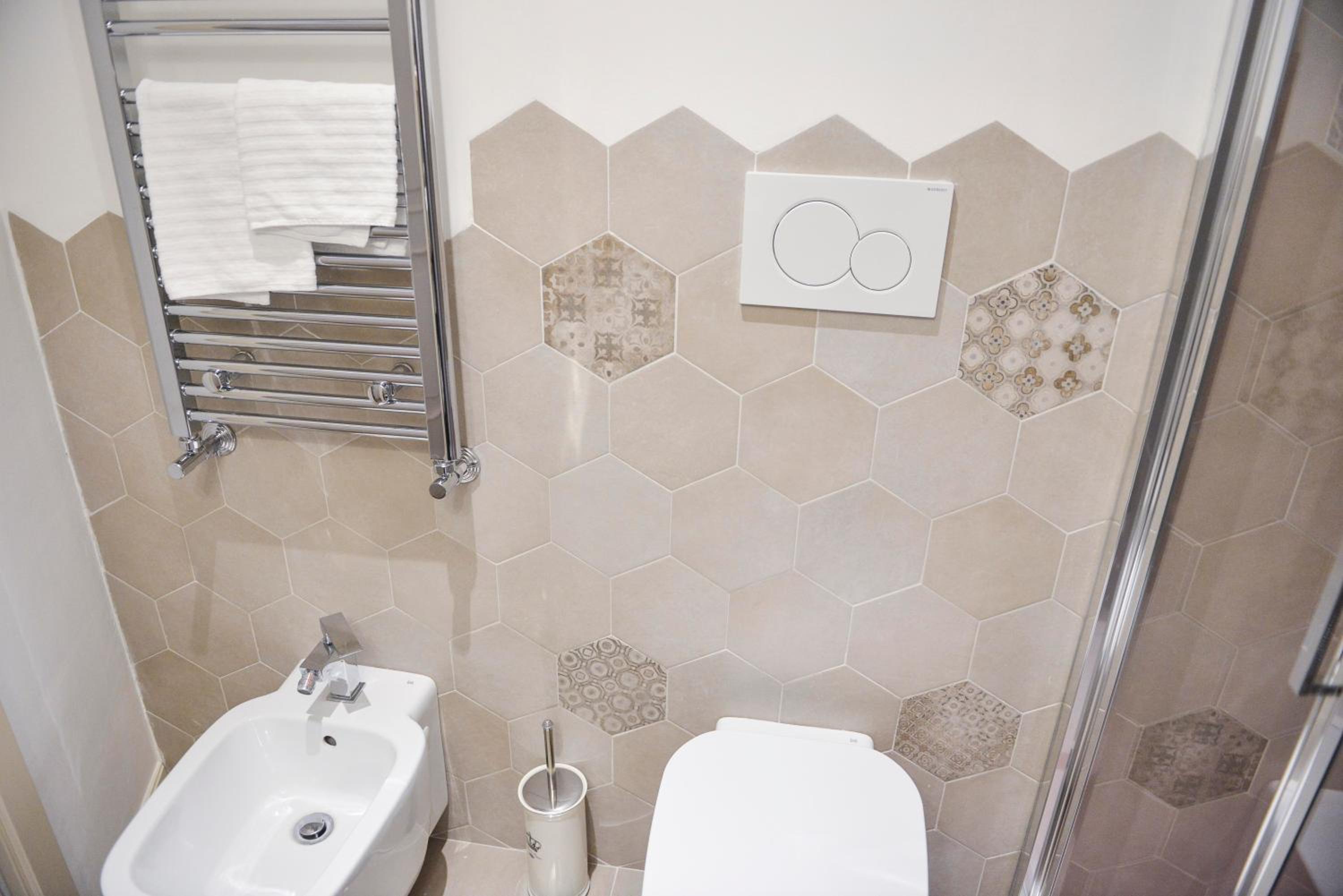 Double or Twin Room with Private Bathroom photo 1
