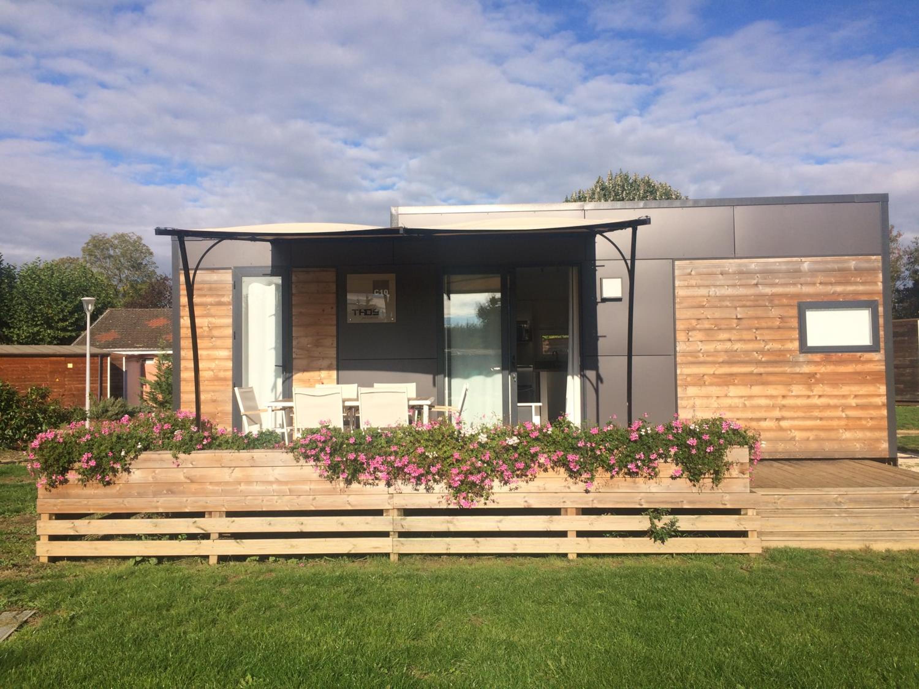Mobile Home - Photo 1