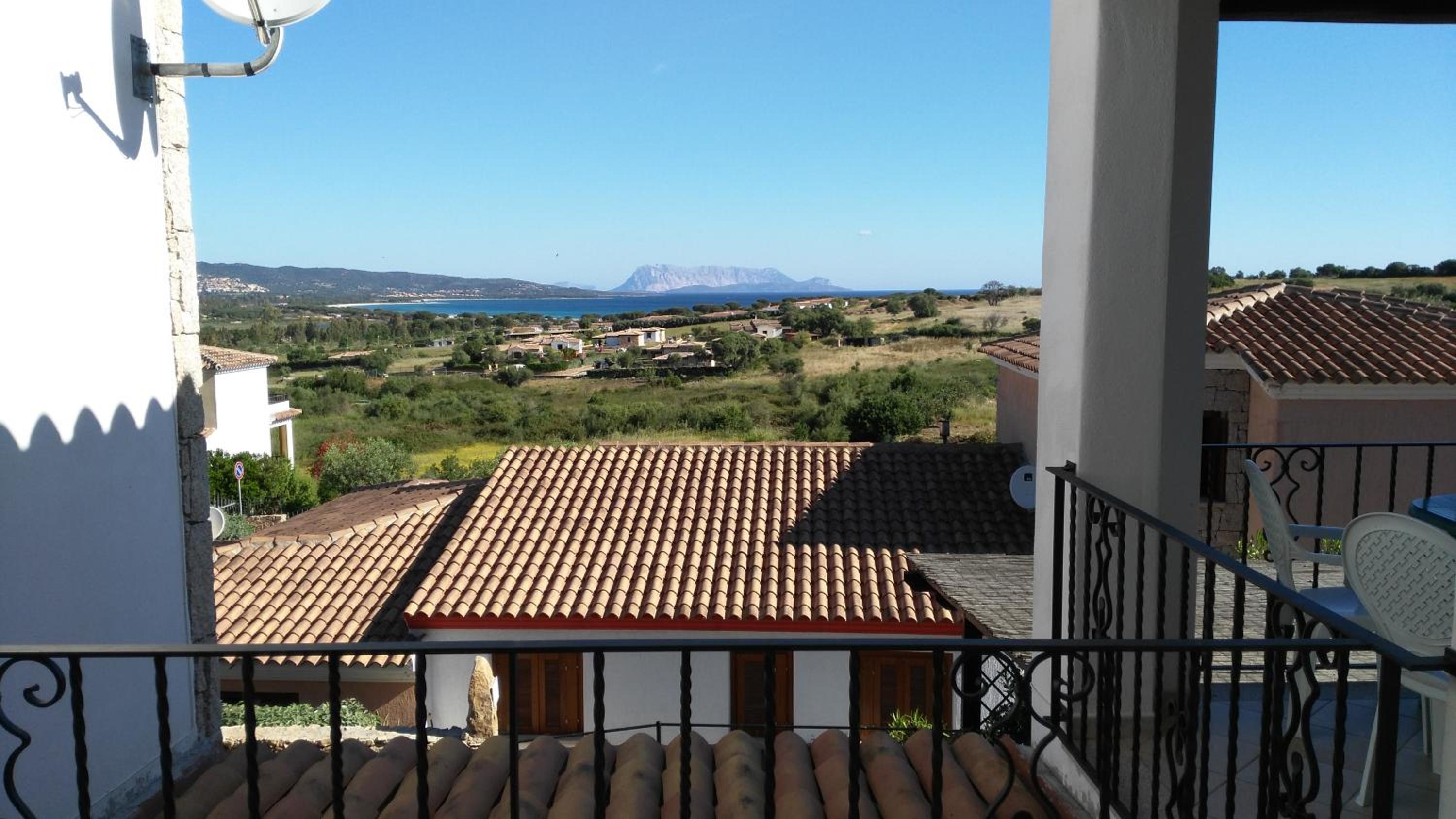 Two-Bedroom Apartment with Balcony and Sea View