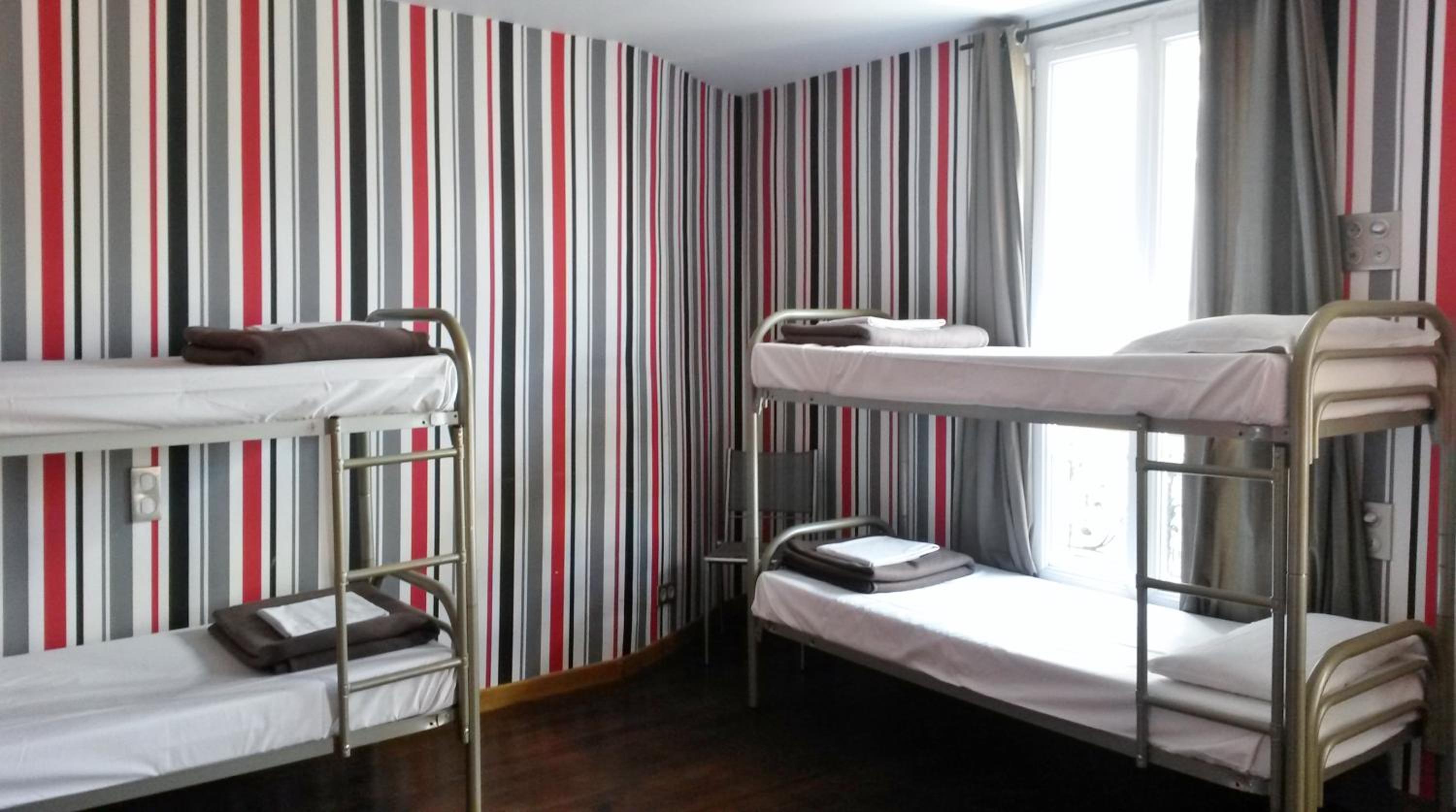 Bed in 4-Bed Mixed Dormitory Room photo 2